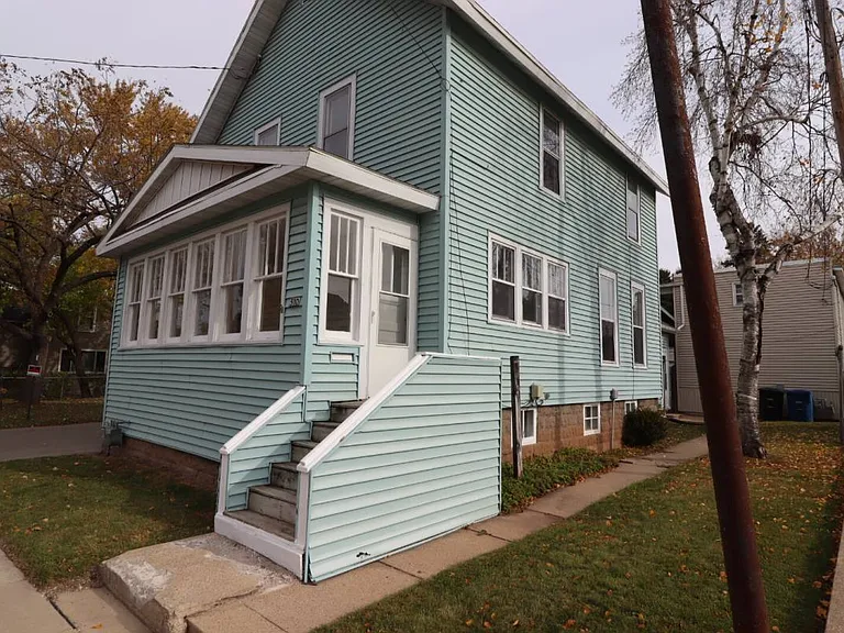 510 Bowen St — Photo 3