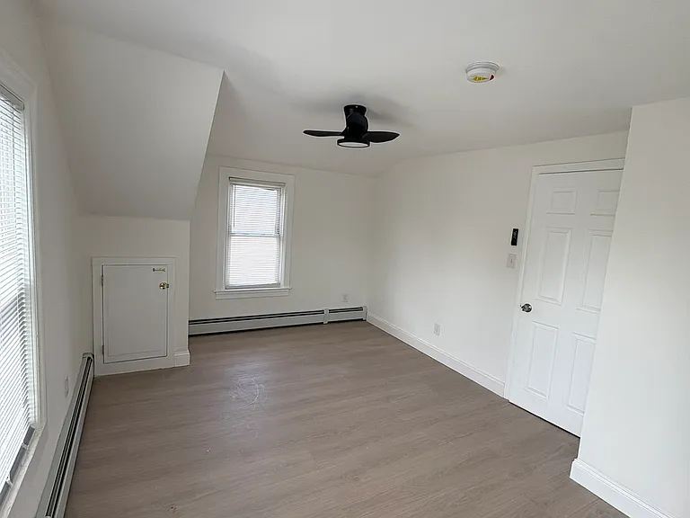 105 Beacon Ave #3 — Photo 17