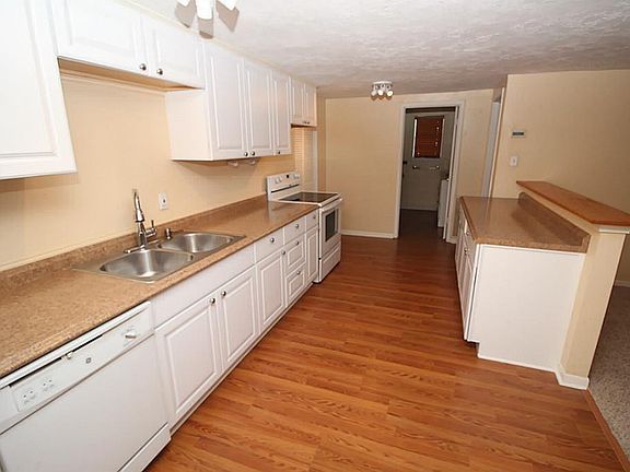 4th image of 1218 Delores St