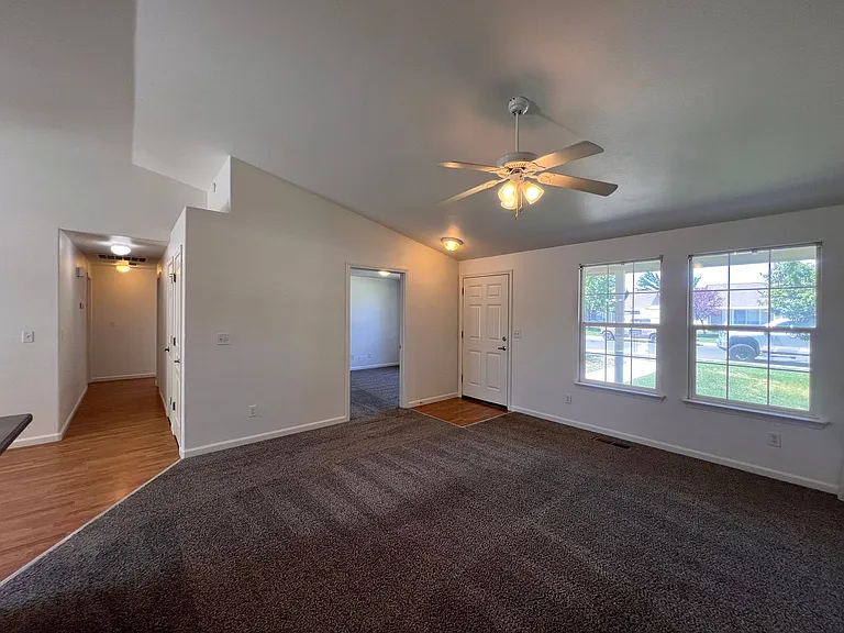 2628 Elizabeth Pkwy — Photo 11