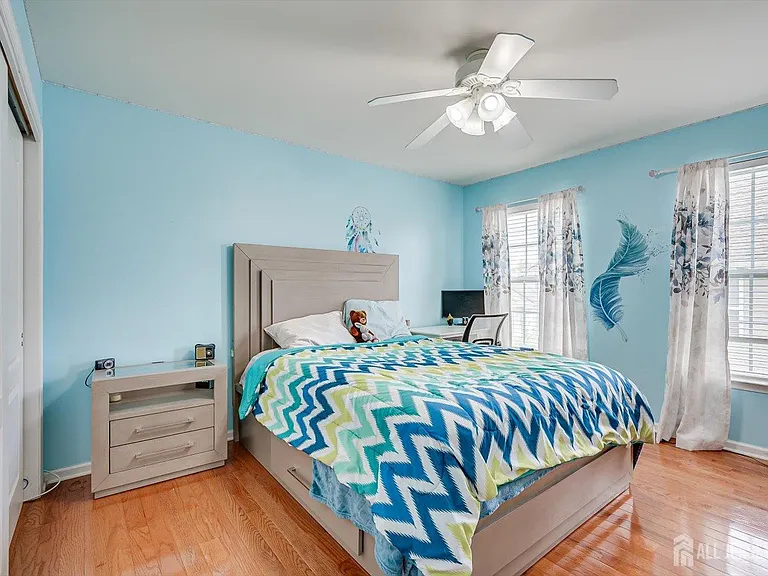 300 Morning Glory Dr — Photo 17