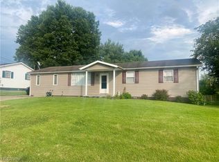 132 Locust Dr, Mineral Wells, WV 26150