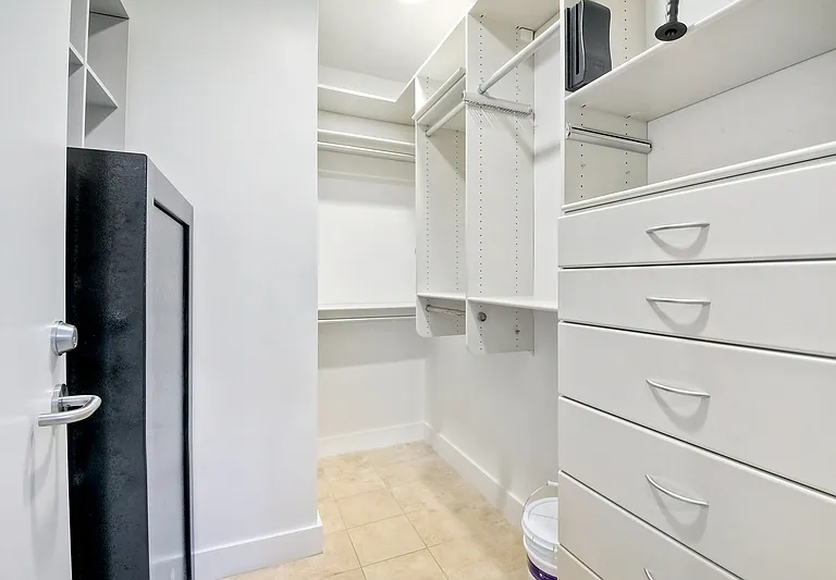 950 6th Ave #542 — Photo 24