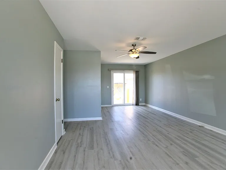 4014 Irwin St — Photo 16