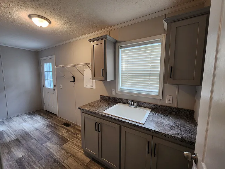 Belle Villa Lake — Photo 14