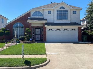 2037 Shepherds Glen Ln, Arlington, TX 76010