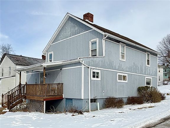 2nd image of 160 Main St