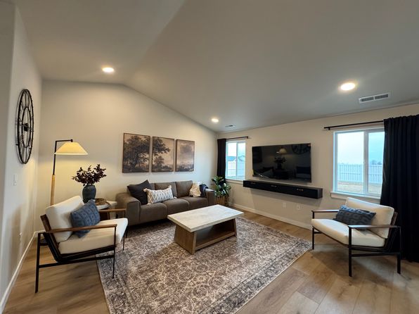 5598 E Lekeitio Village Dr