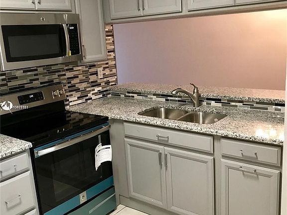 4th image of 9157 SW 141st Pl #9157