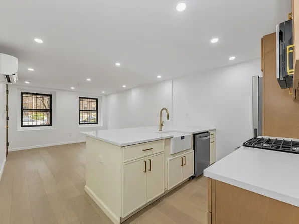 241 Washington Avenue image 1 of 5