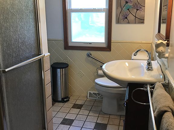 Upstairs bathroom