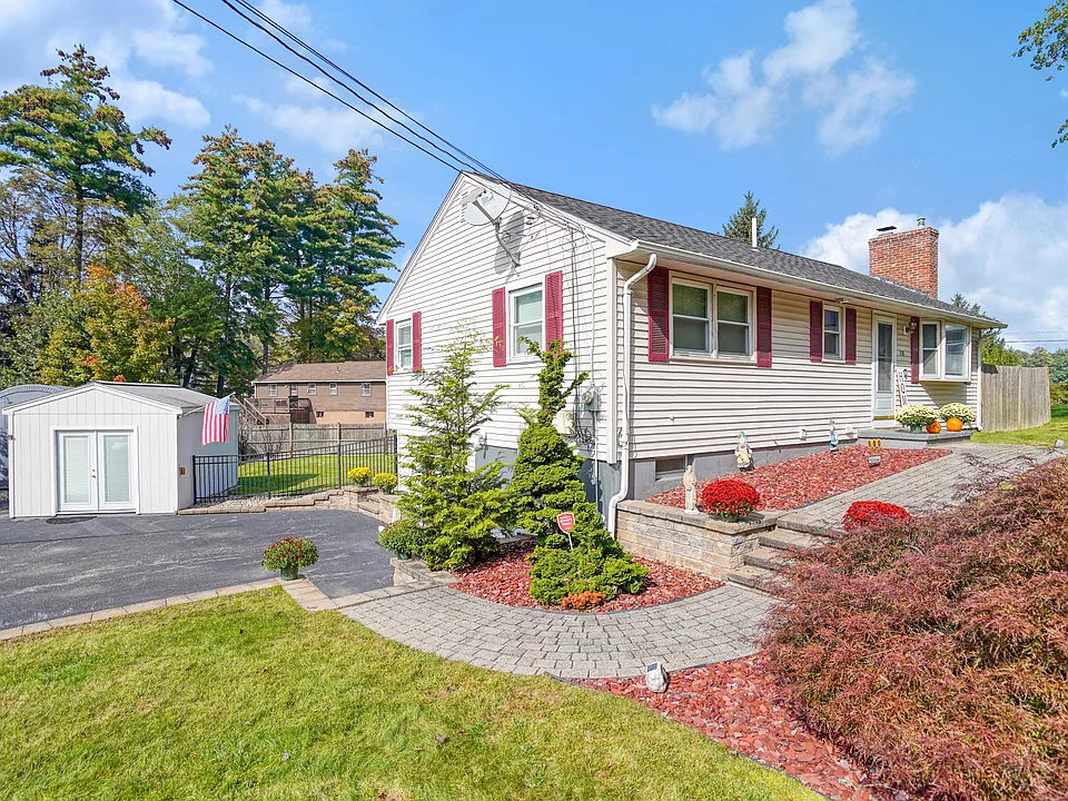 18 E Derry Rd