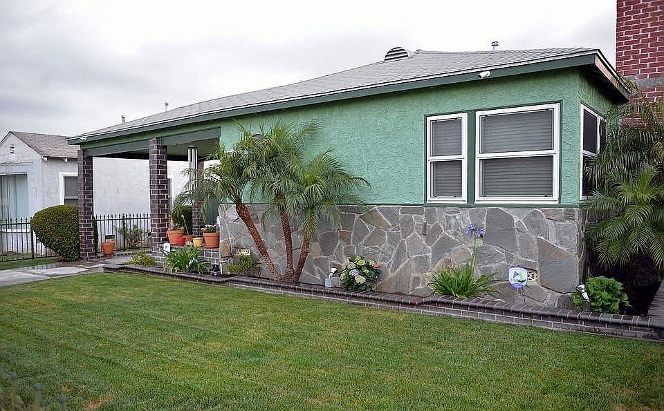 1st image of 10415 S Saint Andrews Pl