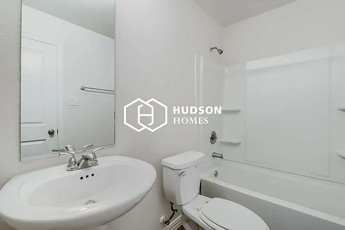 310 Brenner St — Photo 10