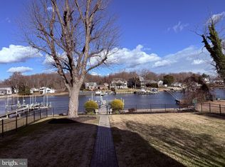 905 Sue Grove Rd, Baltimore, MD 21221