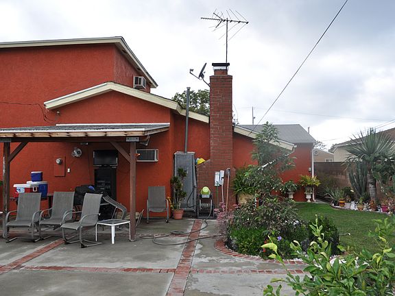 3rd image of 11908 Summer Ave