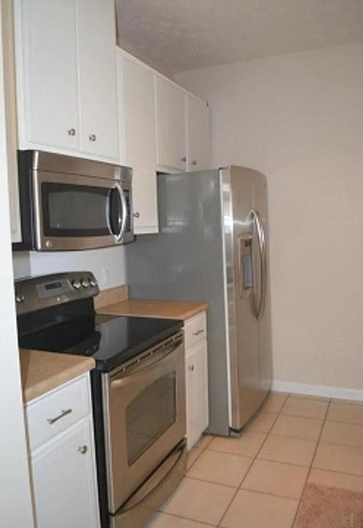 Callaway 3 bedroom 2 bath Duplex with privacy fenced backyard. — Photo 4