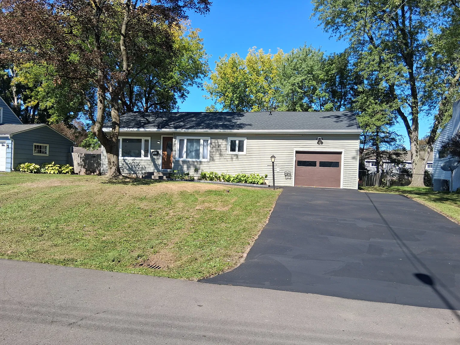 4 bed, 1382 sqft, $2,200 — Photo 1