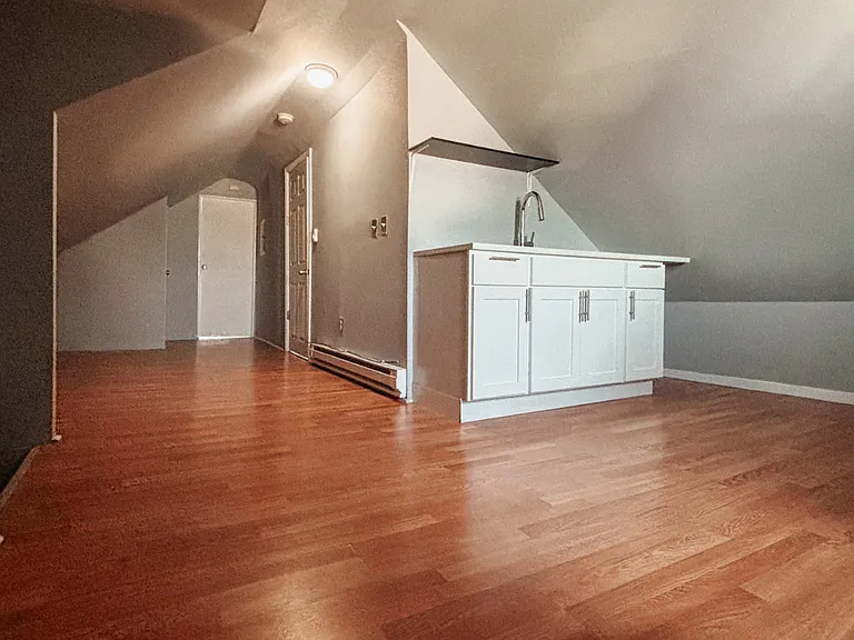 15 Brown Ave — Photo 6