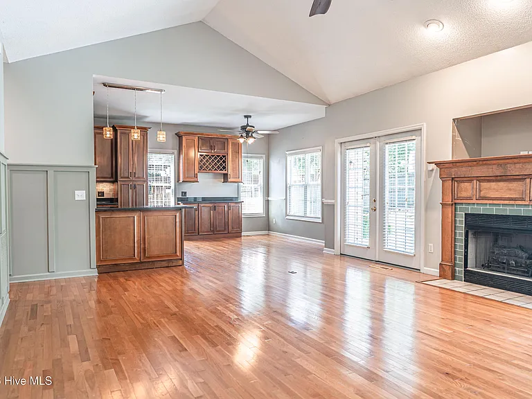 154 Dublin Ct — Photo 7