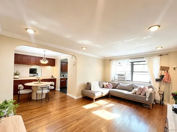 6968 137th Street #1B, Flushing, NY 11367
