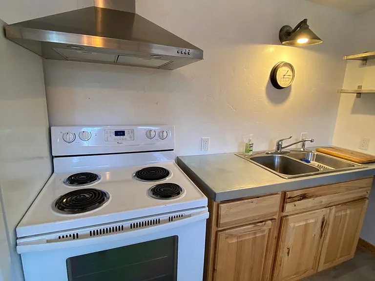 716 NE Quimby Ave — Photo 4