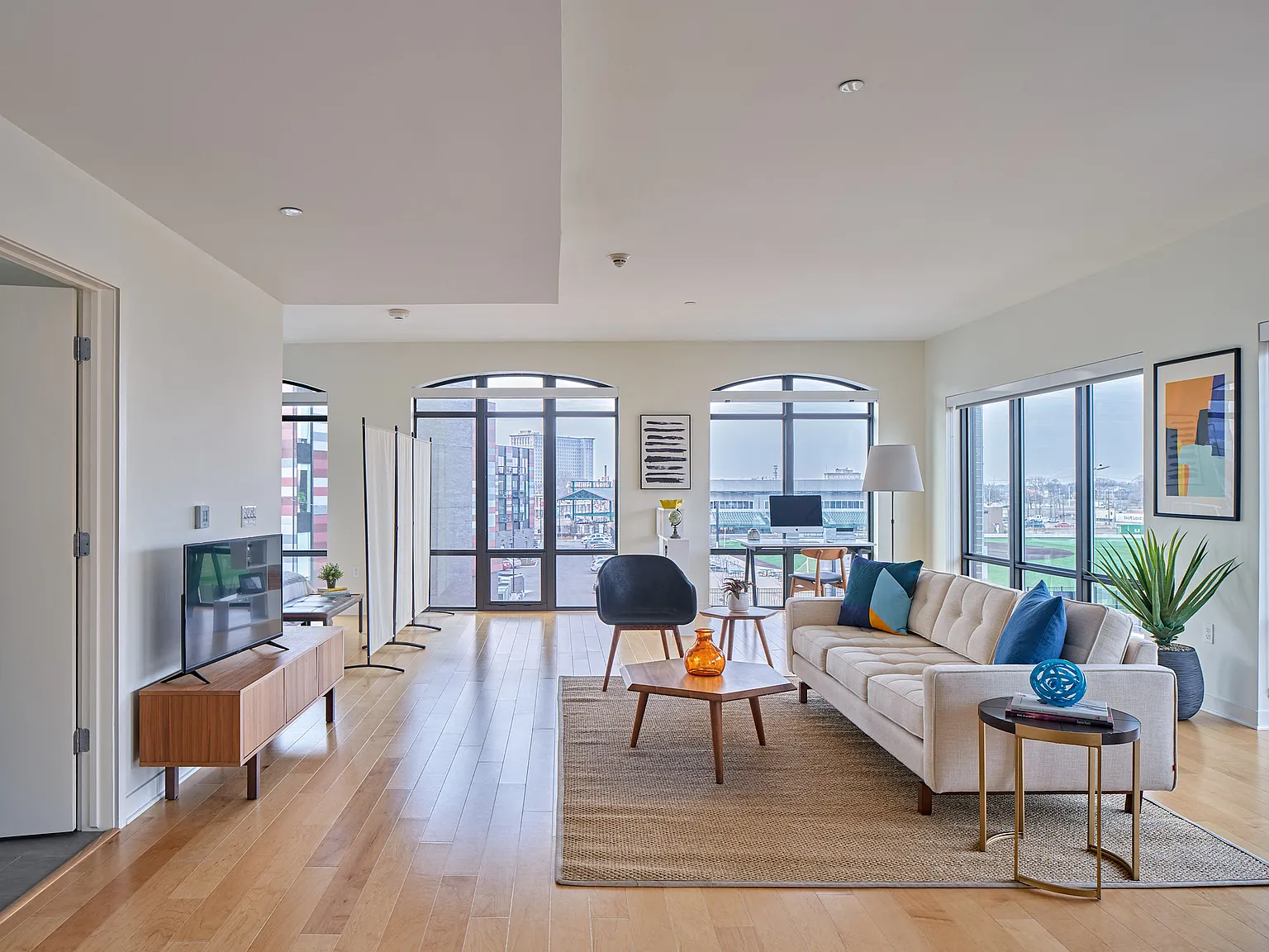Elton Park Corktown Apartments — Photo 3