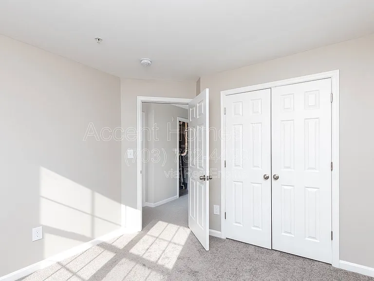 1581 Leeds Castle Dr #201 — Photo 29
