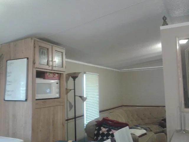 Kt into Living room