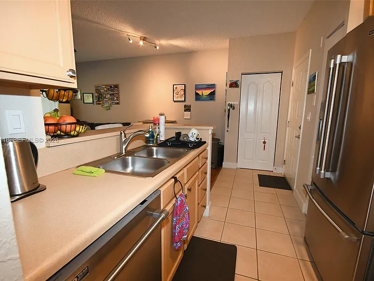 6001 SW 70th St #320 — Photo 1