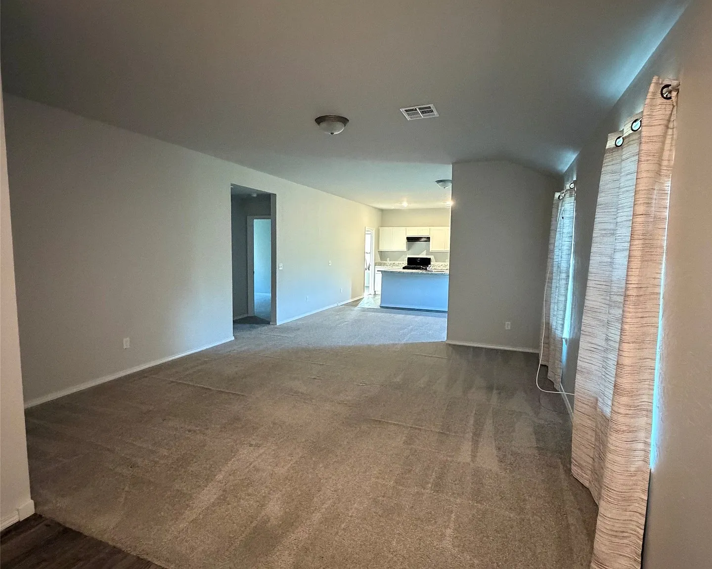 3 bed, 2.0 bath, 1340 sqft, $1,500 — Photo 2