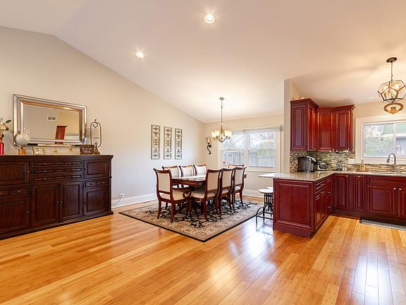 4th image of 2204 Sherborn Ln