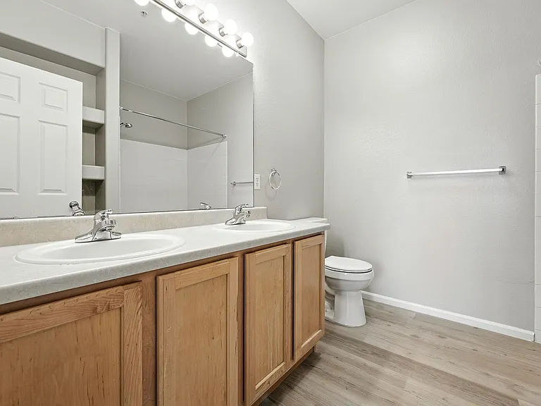 5255 Memphis St #312 — Photo 15