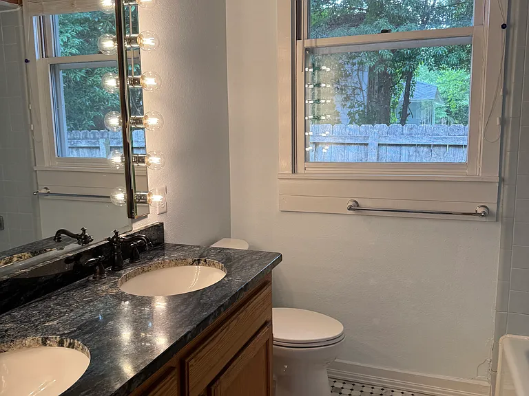 1619 E Mallory St — Photo 13