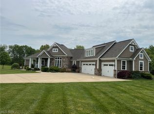 51250 Posocco Dr, Saint Clairsville, OH 43950