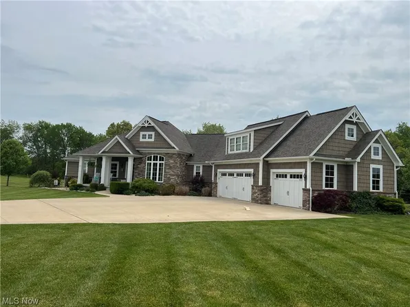 51250 Posocco Dr, Saint Clairsville, OH 43950