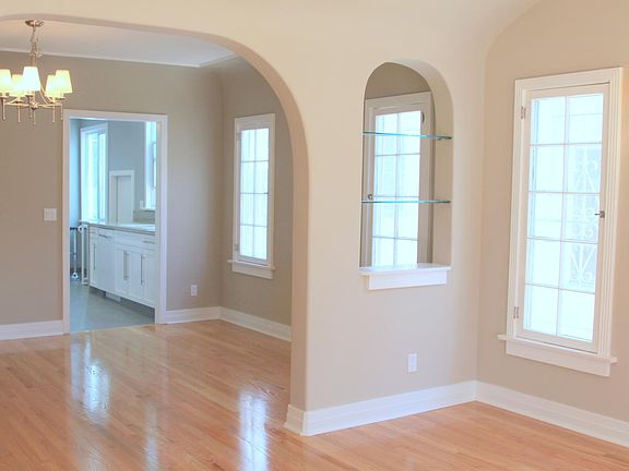 5th image of 538 N Poinsettia Pl