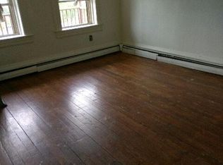 324 High St APT 5, Holyoke, MA 01040