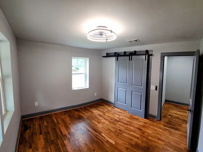 1285 Dallas Hwy — Photo 8