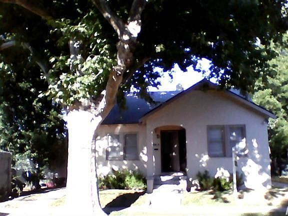 2nd image of 2917 42nd St