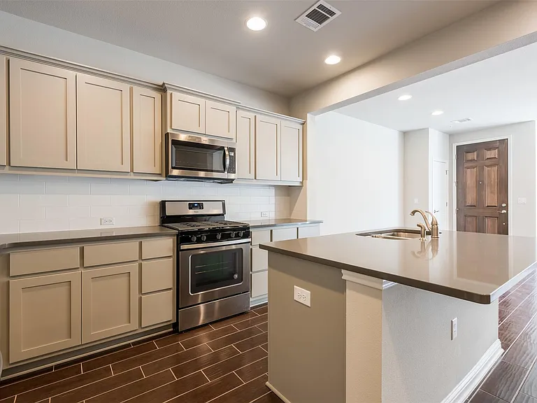 13800 Lyndhurst St #153 — Photo 8