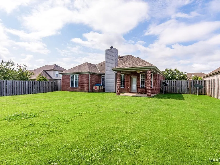 9625 Helmsley Cir — Photo 39