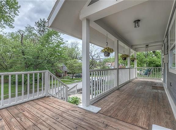 3rd image of 3140 W 43rd Ave