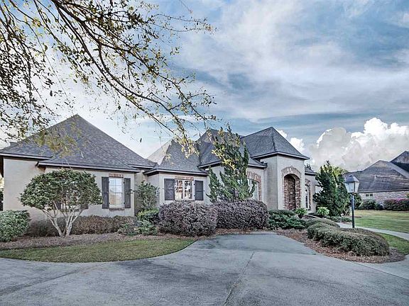 3rd image of 123 Belle Terre Dr