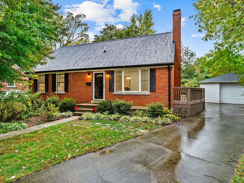 Front door 549 Claymont Dr. (street view)