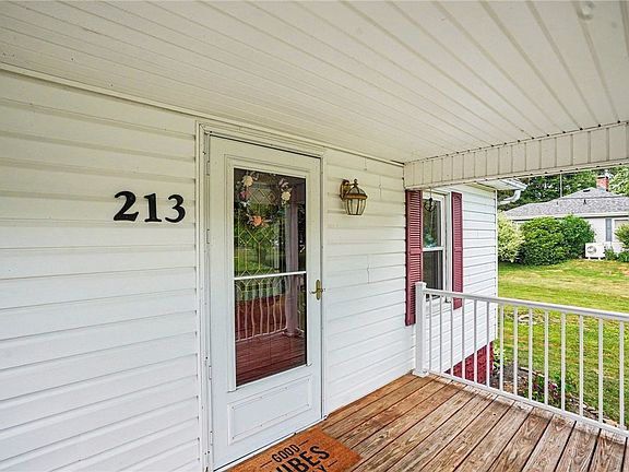 3rd image of 213 Morrison Ave