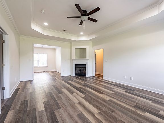 3rd image of 163 Kendal Ln