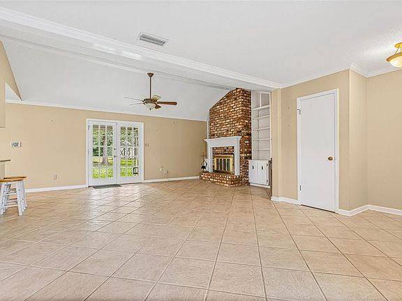 3rd image of 7662 Ashley Ct