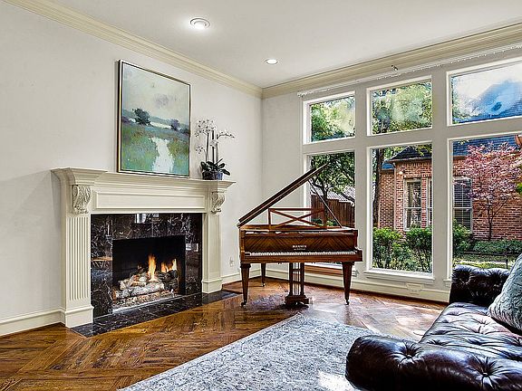 Formal living gas fireplace