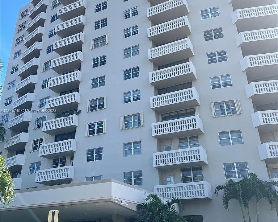 1st image of 90 Edgewater Dr APT 1118